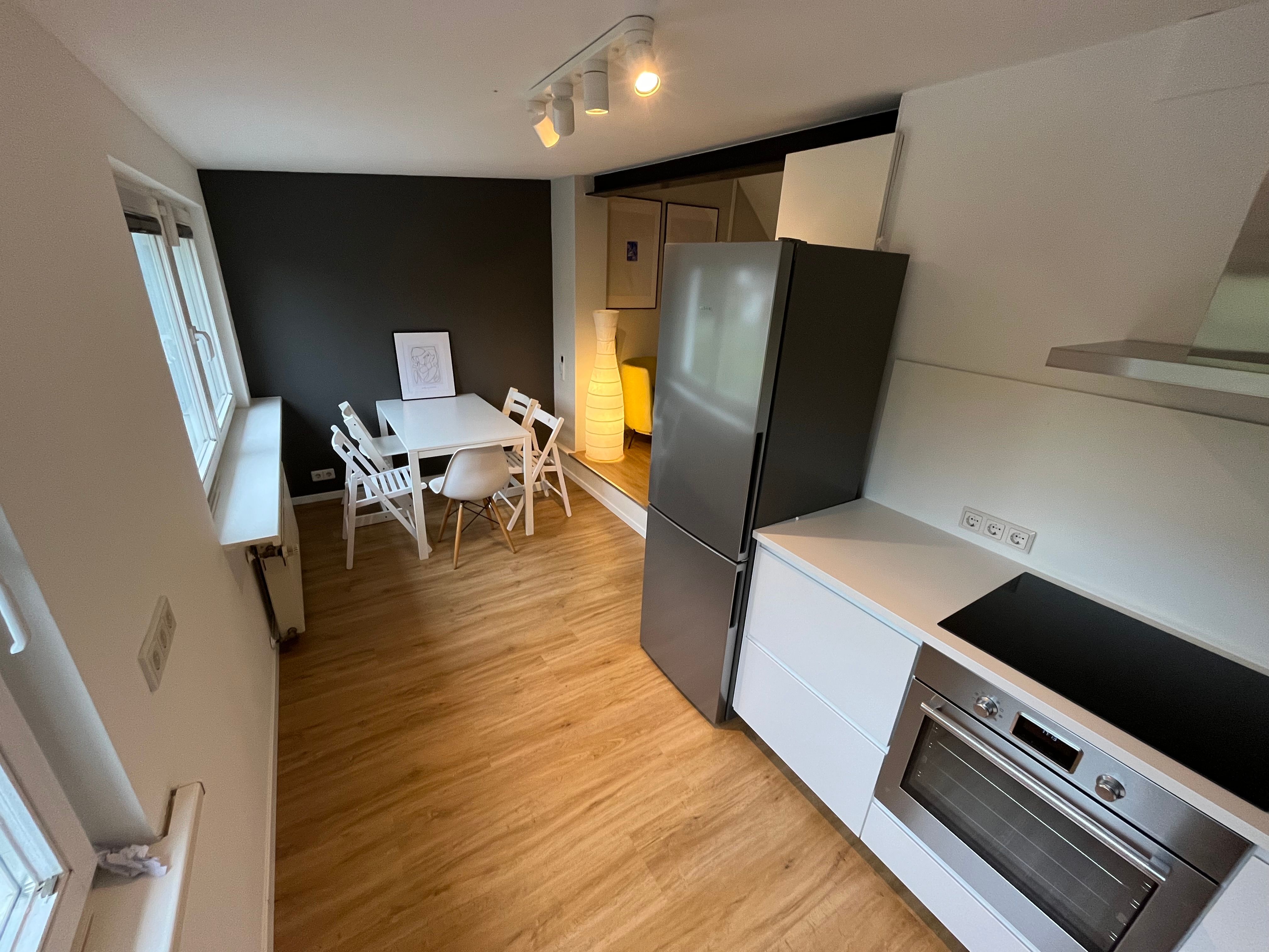  Beautiful House With Sunny Roof Terrace On The Outskirts Of Cologne. Excellent Connections To Cologn  -  Beautiful house with sunny roof terrace on the outskirts of Cologne. Excellent connections to Cologne city centre & trade fair.  - Gallery -  55