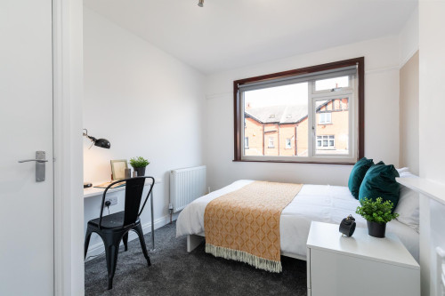 11-hessle-road-leeds-125001658120251004023420AM