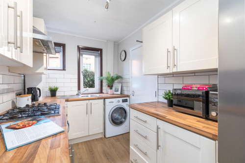 11-hessle-road-leeds-141162874820251004023414AM
