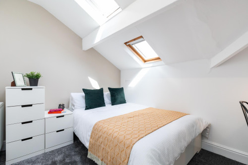 11-hessle-road-leeds-176004585920251004023416AM