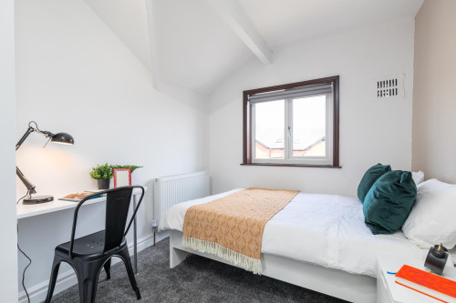 11-hessle-road-leeds-51728493320251004023415AM