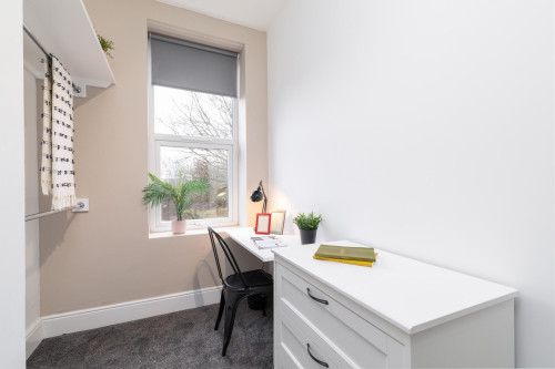 25-blenheim-square-leeds-137917916820251004023509AM
