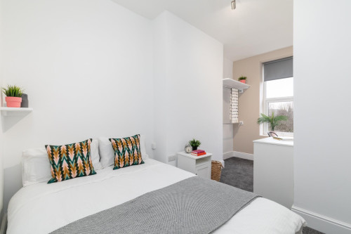 25-blenheim-square-leeds-142577389520251004023508AM