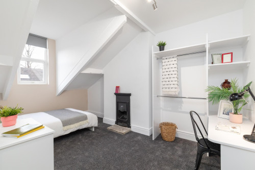 25-blenheim-square-leeds-144614265020251004023506AM