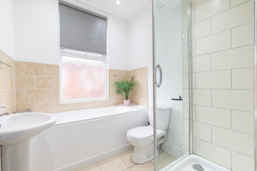 25-blenheim-square-leeds-184440149720251004023510AM