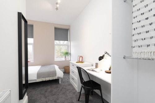25-blenheim-square-leeds-192060402520251004023506AM