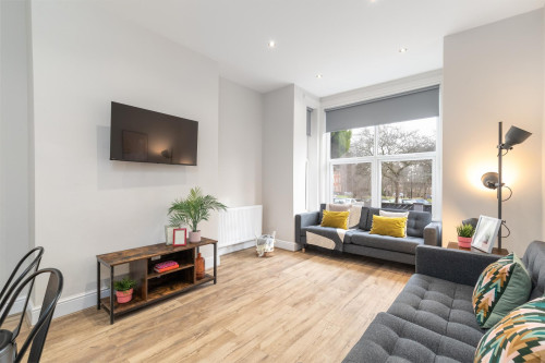 25-blenheim-square-leeds-199082203320251004023500AM