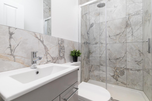 25-blenheim-square-leeds-203709300420251004023507AM