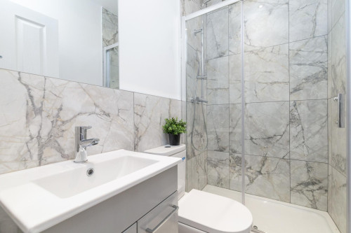 25-blenheim-square-leeds-49026805820251004023504AM