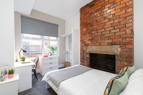 25-blenheim-square-leeds-54429007820251004023503AM