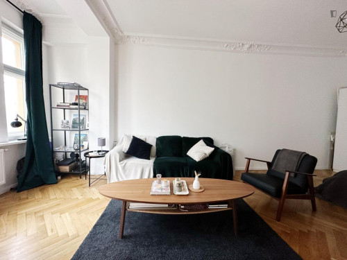 Vibrant Studio close to Rosenthaler Platz Metro