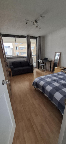 Alluring Double Bedroom close to Chancery Lane Metro, with private balcony