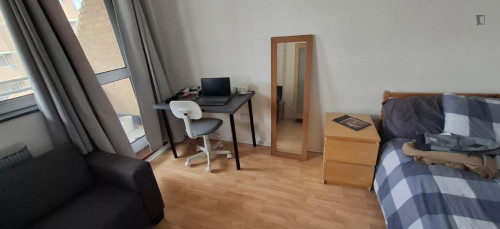 Alluring Double Bedroom close to Chancery Lane Metro, with private balcony