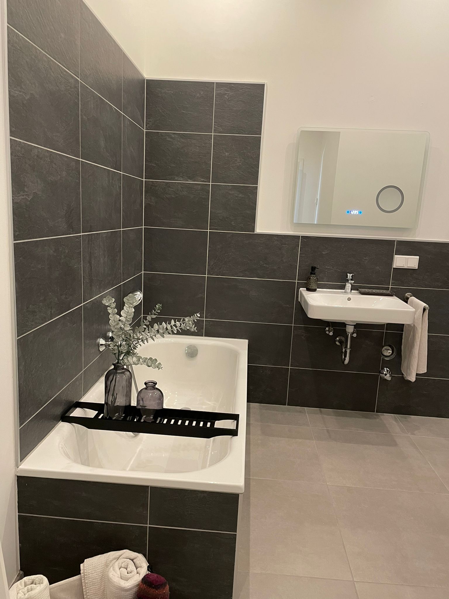  Furnished Design Loft Apartment Right By The Barmer Anlagen (01.01.–15.06.26)  -  Furnished Design Loft Apartment right by the Barmer Anlagen (01.01.–15.06.26)  - Gallery -  12