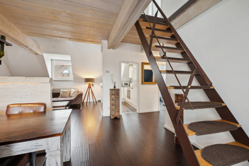 Family 3.5 room maisonette "Jacobsen" I City center I Mercedes I Netflix I AirCon I Home office I Pet friendly