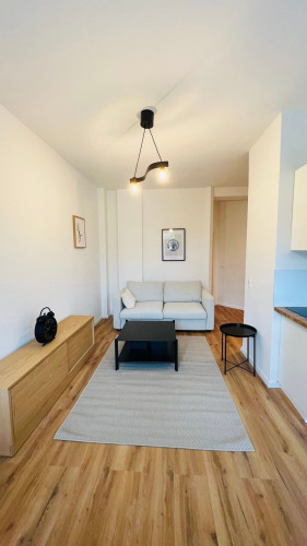 Perfect & new home in popular area