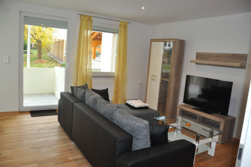 Cozy apartment in quiet street, near VW (Volkswagen)