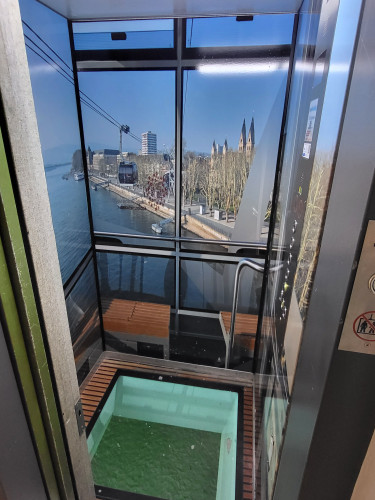 Living on the Rhine promenade, stylishly furnished at an all-inclusive price