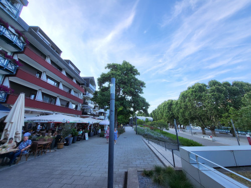 Living on the Rhine promenade, stylishly furnished at an all-inclusive price