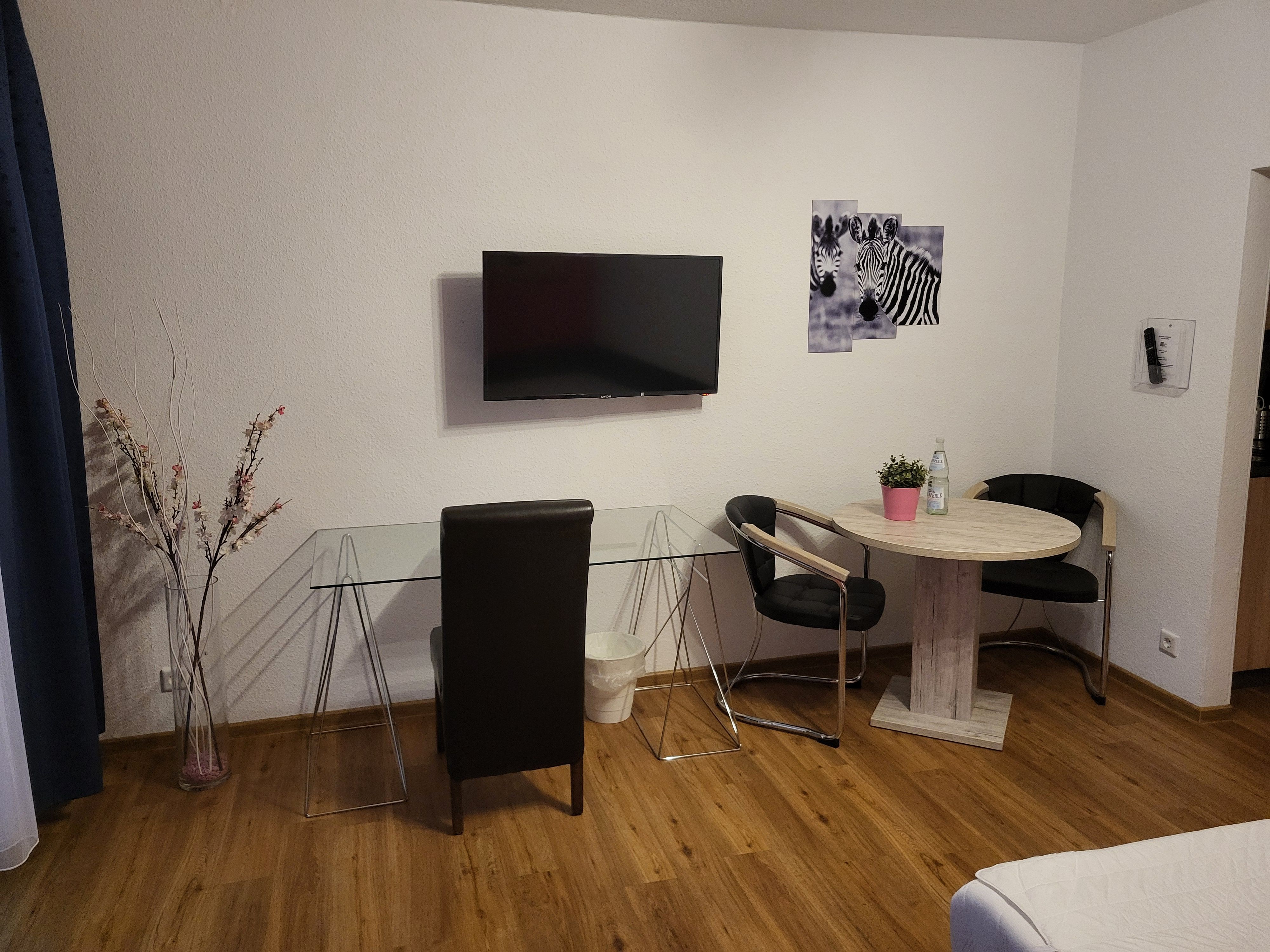  Living On The Rhine Promenade, Stylishly Furnished At An All-Inclusive Price  -  Living on the Rhine promenade, stylishly furnished at an all-inclusive price  - Gallery -  20