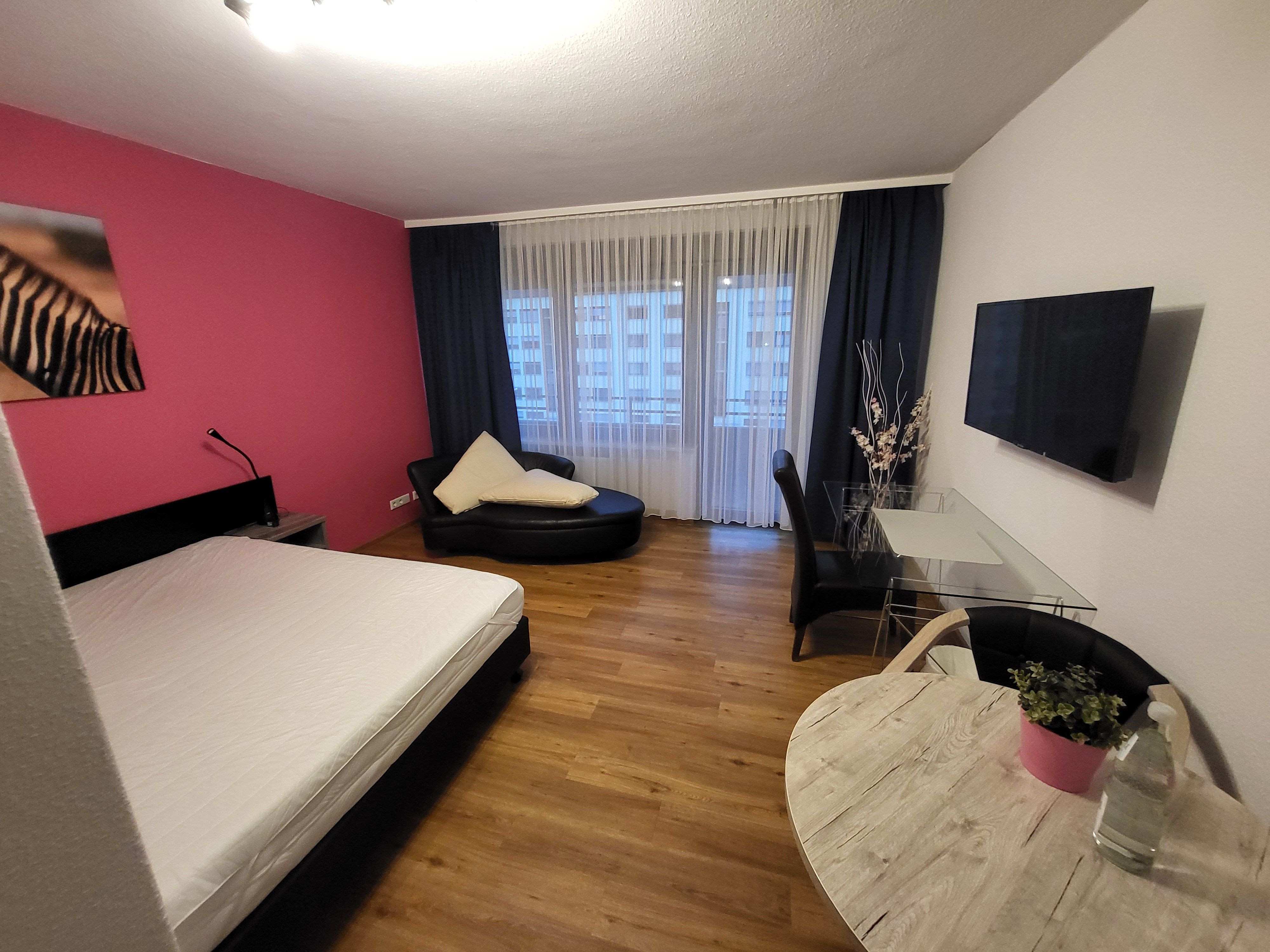  Living On The Rhine Promenade, Stylishly Furnished At An All-Inclusive Price  -  Living on the Rhine promenade, stylishly furnished at an all-inclusive price  - Gallery -  11