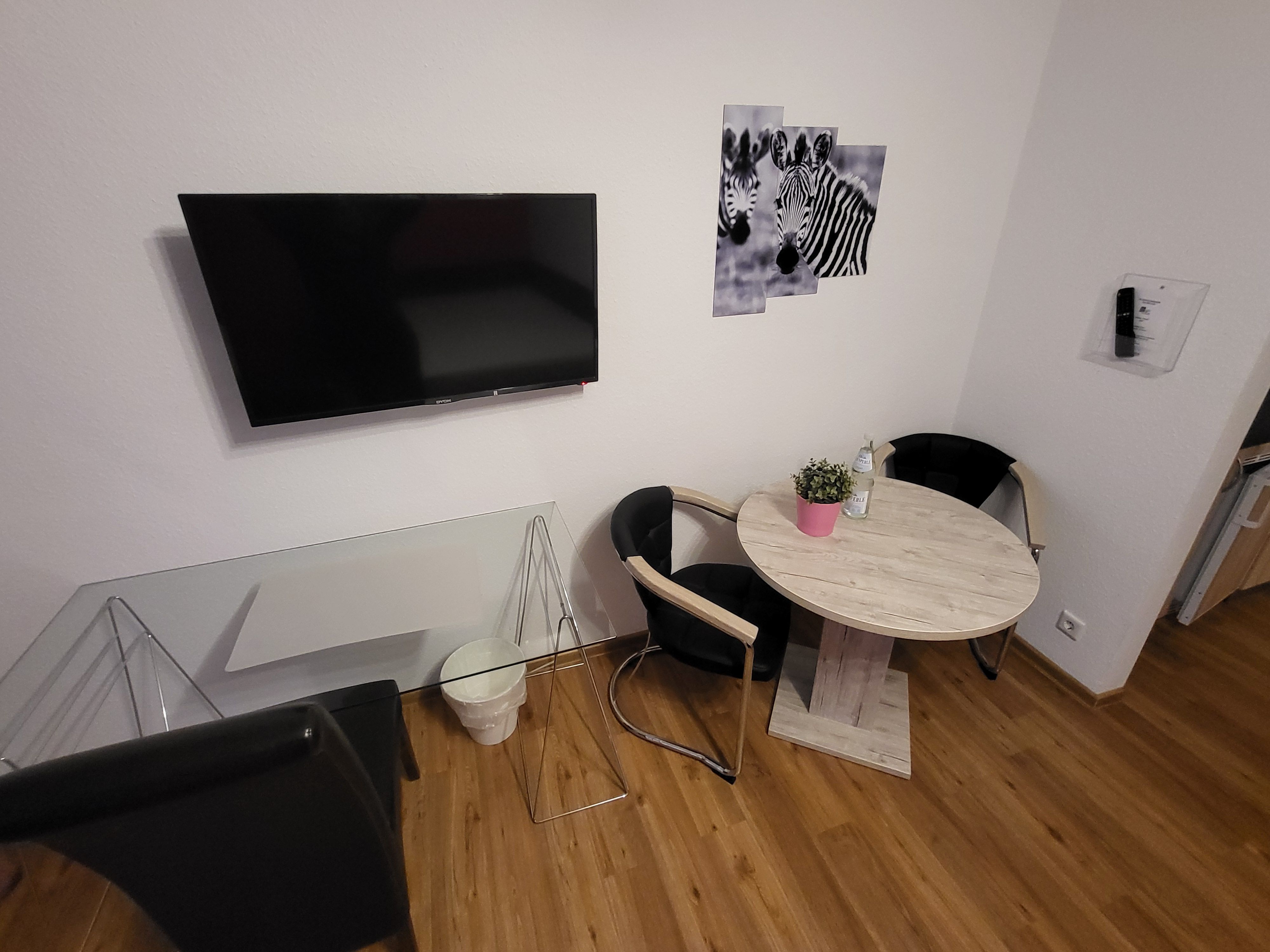  Living On The Rhine Promenade, Stylishly Furnished At An All-Inclusive Price  -  Living on the Rhine promenade, stylishly furnished at an all-inclusive price  - Gallery -  17