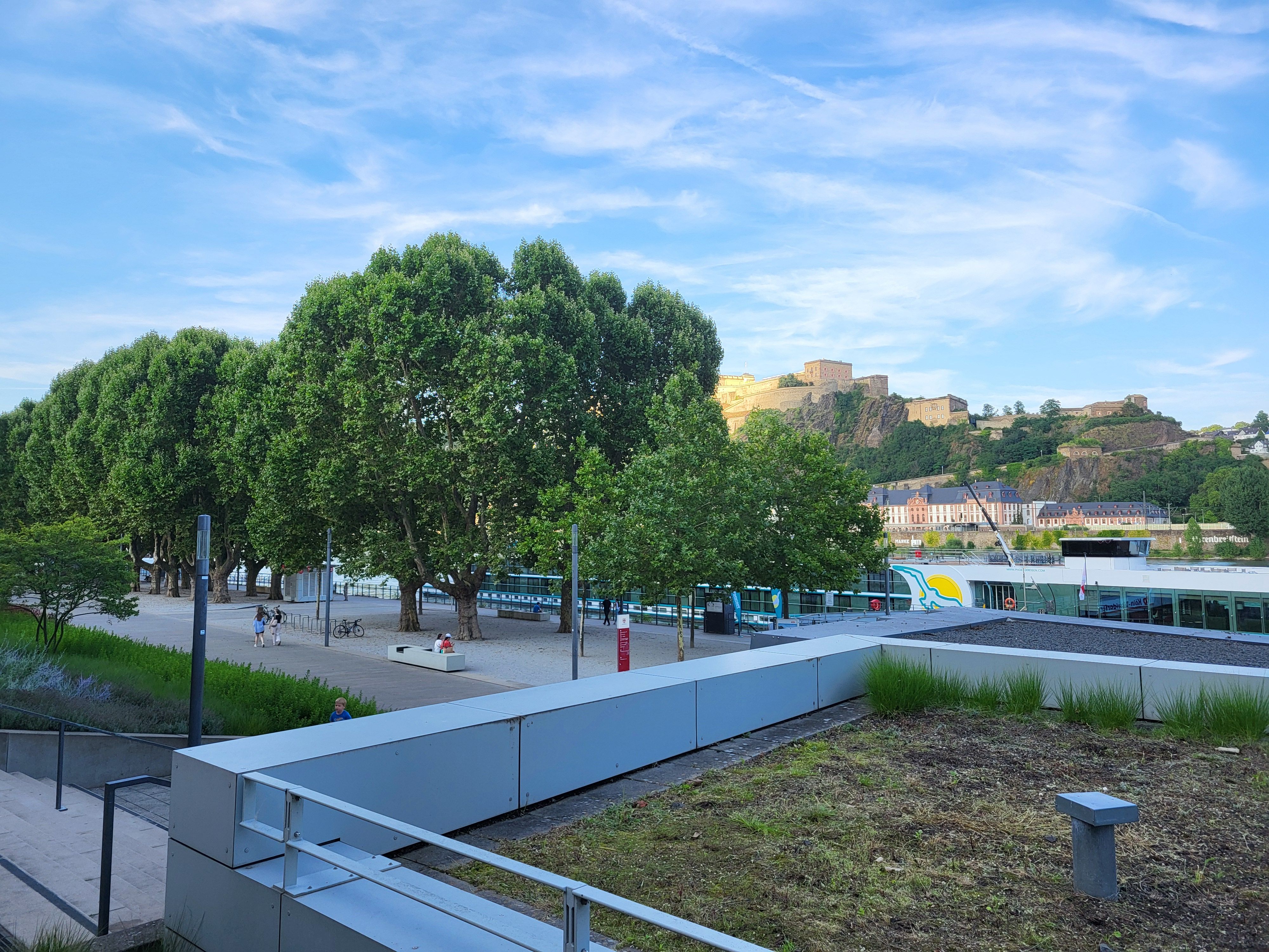  Living On The Rhine Promenade, Stylishly Furnished At An All-Inclusive Price  -  Living on the Rhine promenade, stylishly furnished at an all-inclusive price  - Gallery -  4