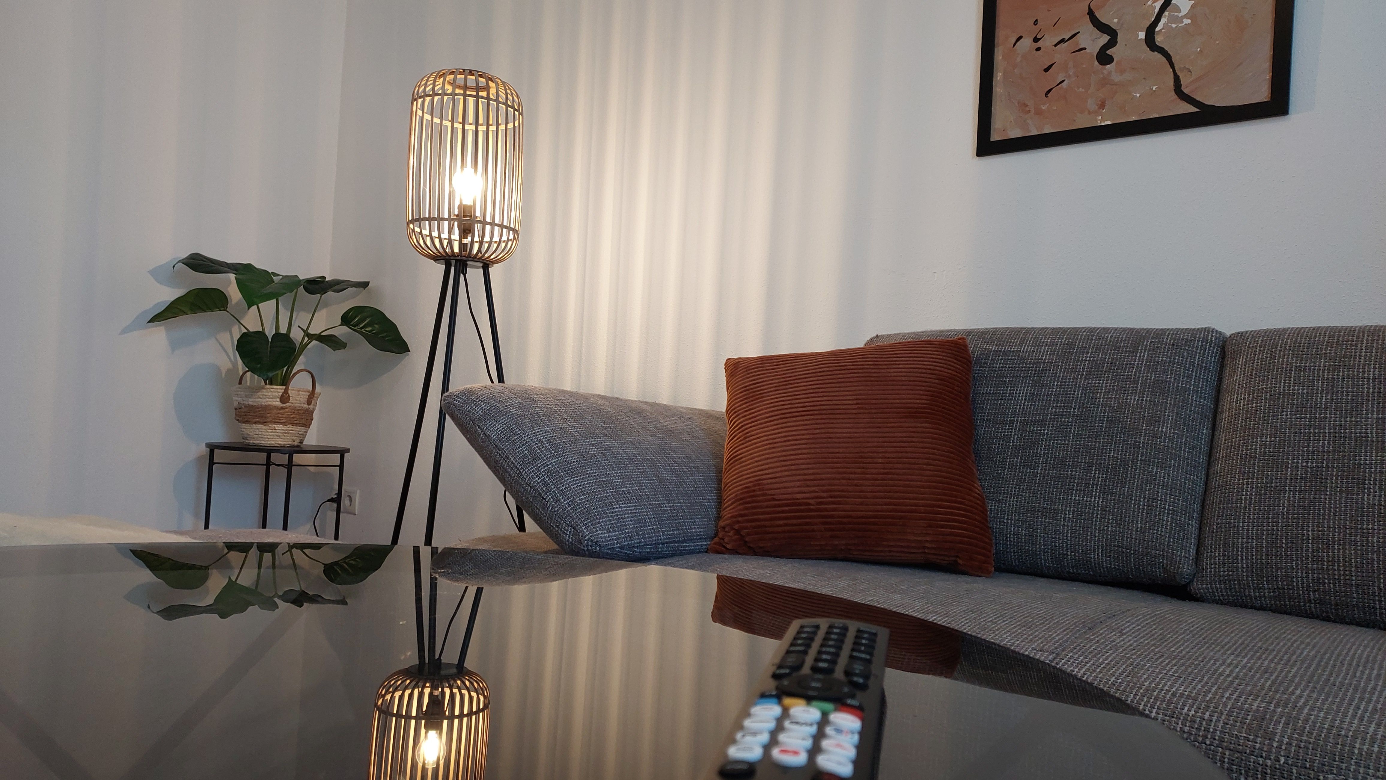 Central With Balcony - Cozy All-In Apartment - 6