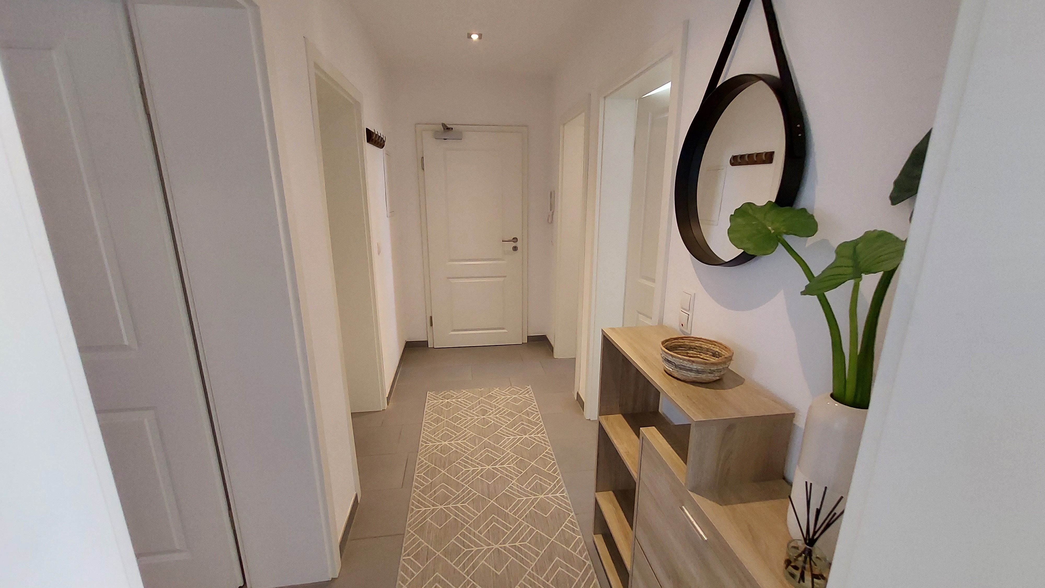 Central With Balcony - Cozy All-In Apartment - 2
