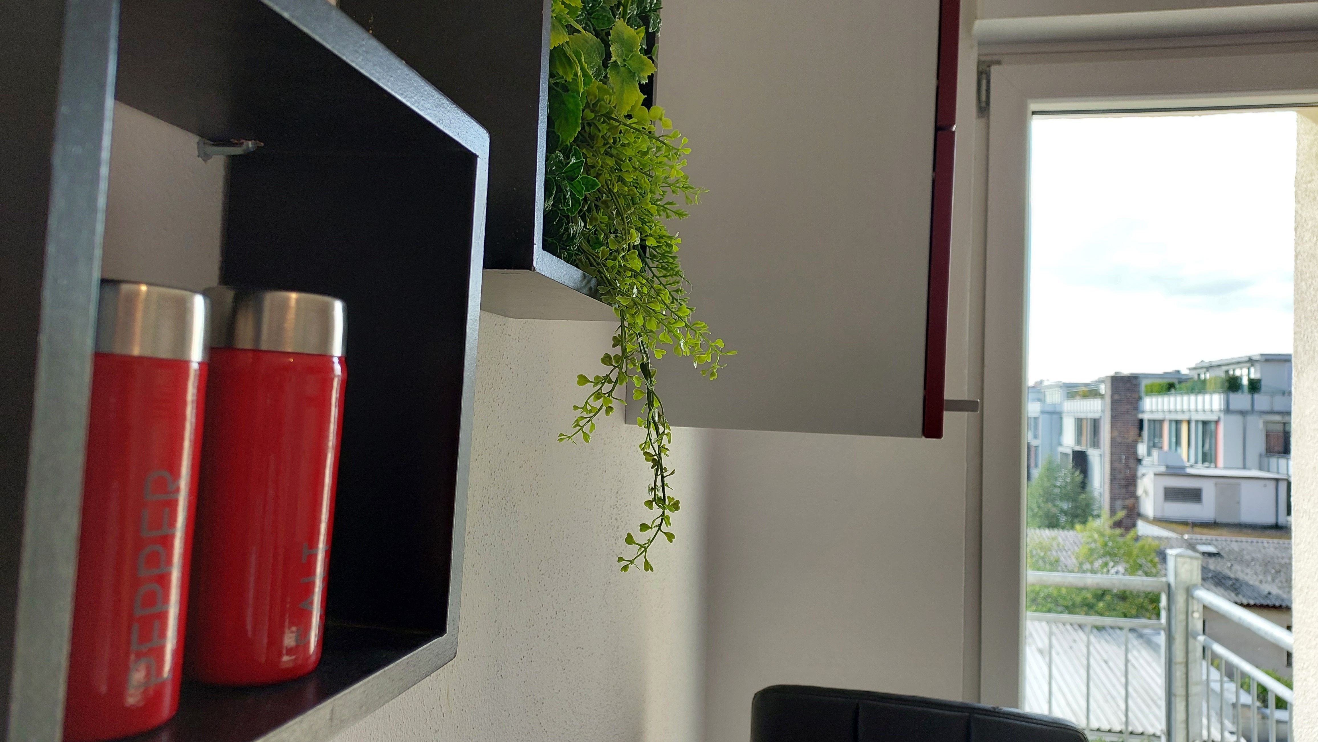 Central With Balcony - Cozy All-In Apartment - 10
