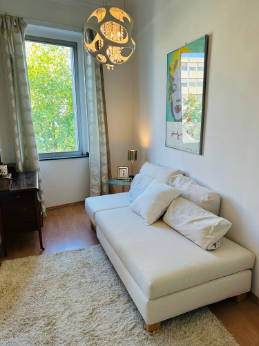 Exclusive, Modern City Apartment with Luxurious Bathroom