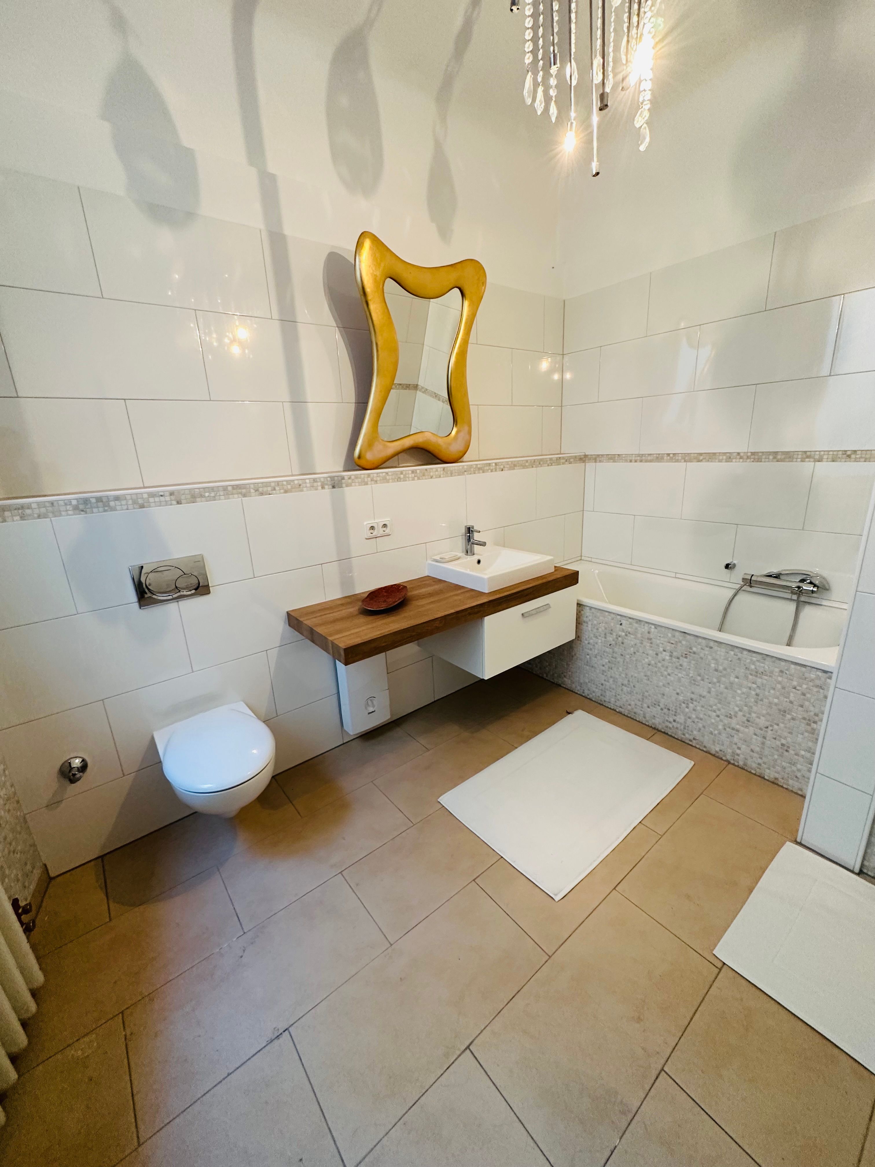Exclusive, Modern City Apartment With Luxurious Bathroom - 4