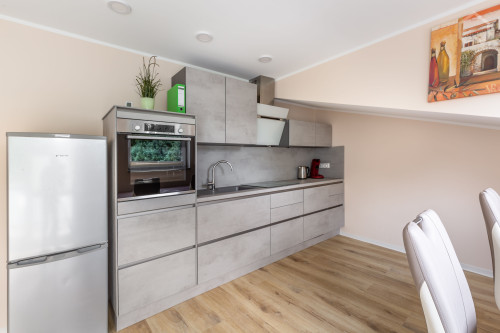 Bright, modern apartment with daylight bathroom and balcony in Aachen - Gallery - 6