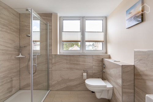 Bright, modern apartment with daylight bathroom and balcony in Aachen - Gallery - 16