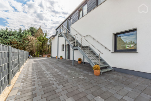 Bright, modern apartment with daylight bathroom and balcony in Aachen
