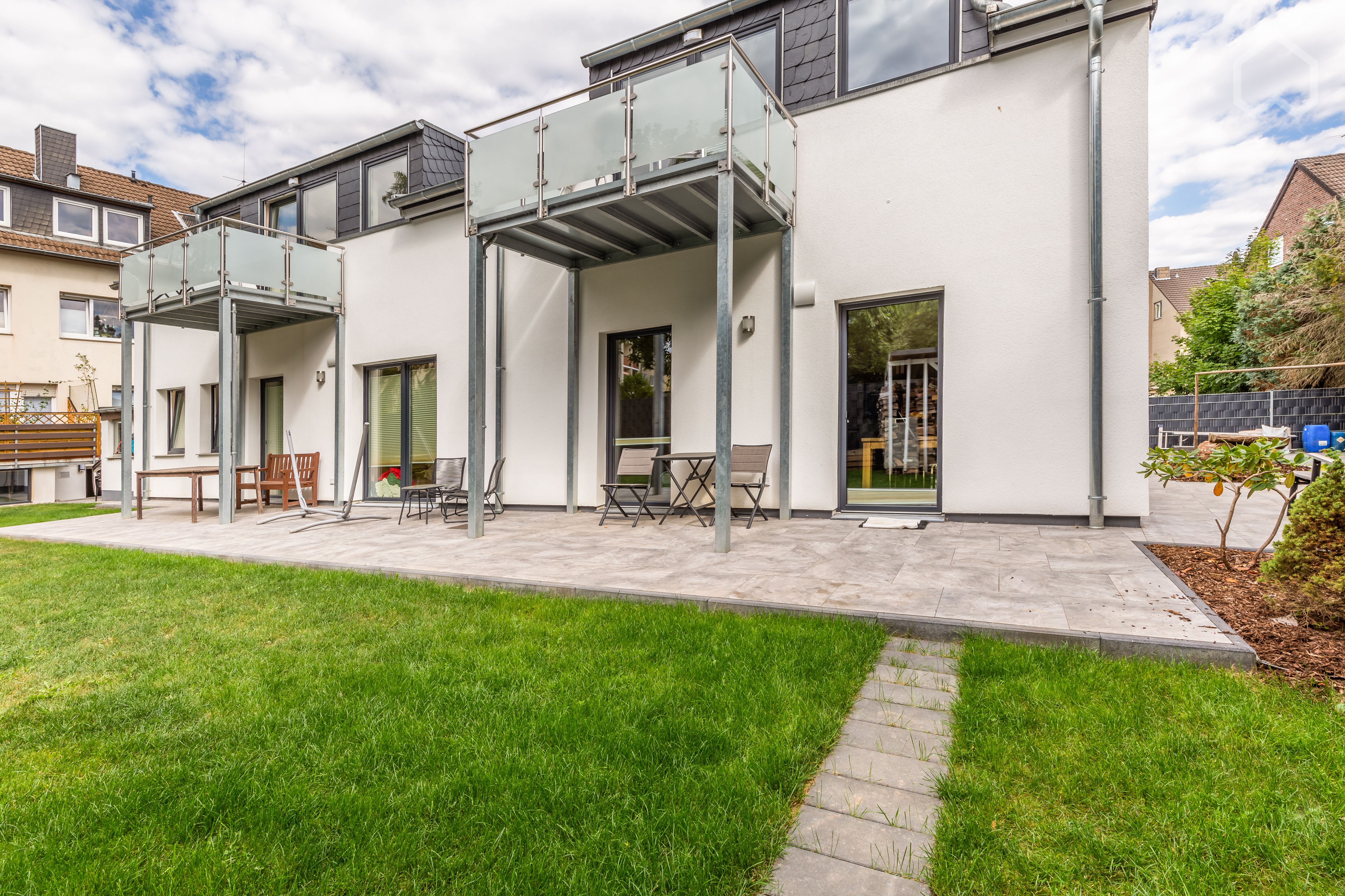 Bright, Modern Apartment With Daylight Bathroom And Balcony In Aachen - 1