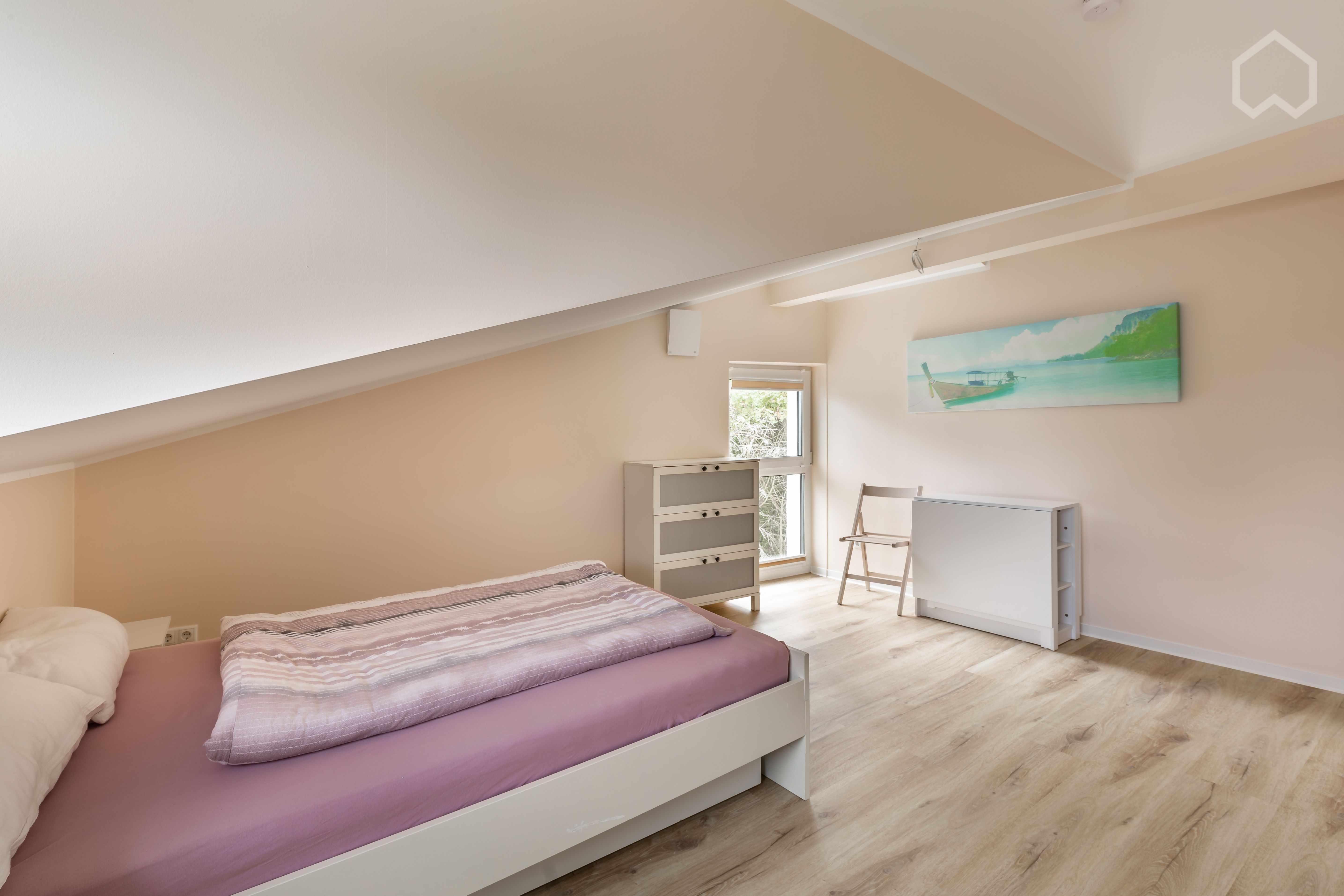 Bright, Modern Apartment With Daylight Bathroom And Balcony In Aachen - 11