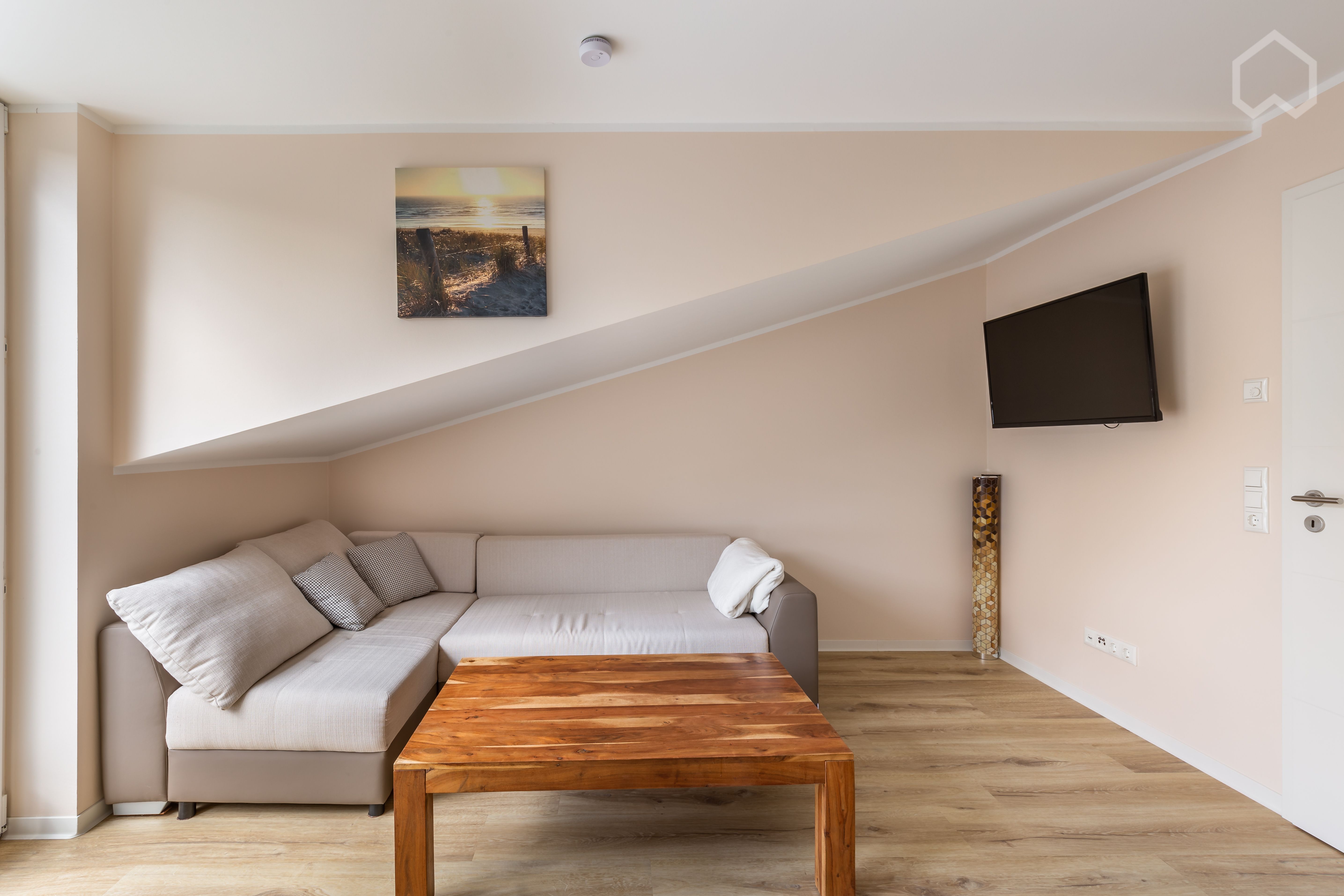 Bright, Modern Apartment With Daylight Bathroom And Balcony In Aachen - 8