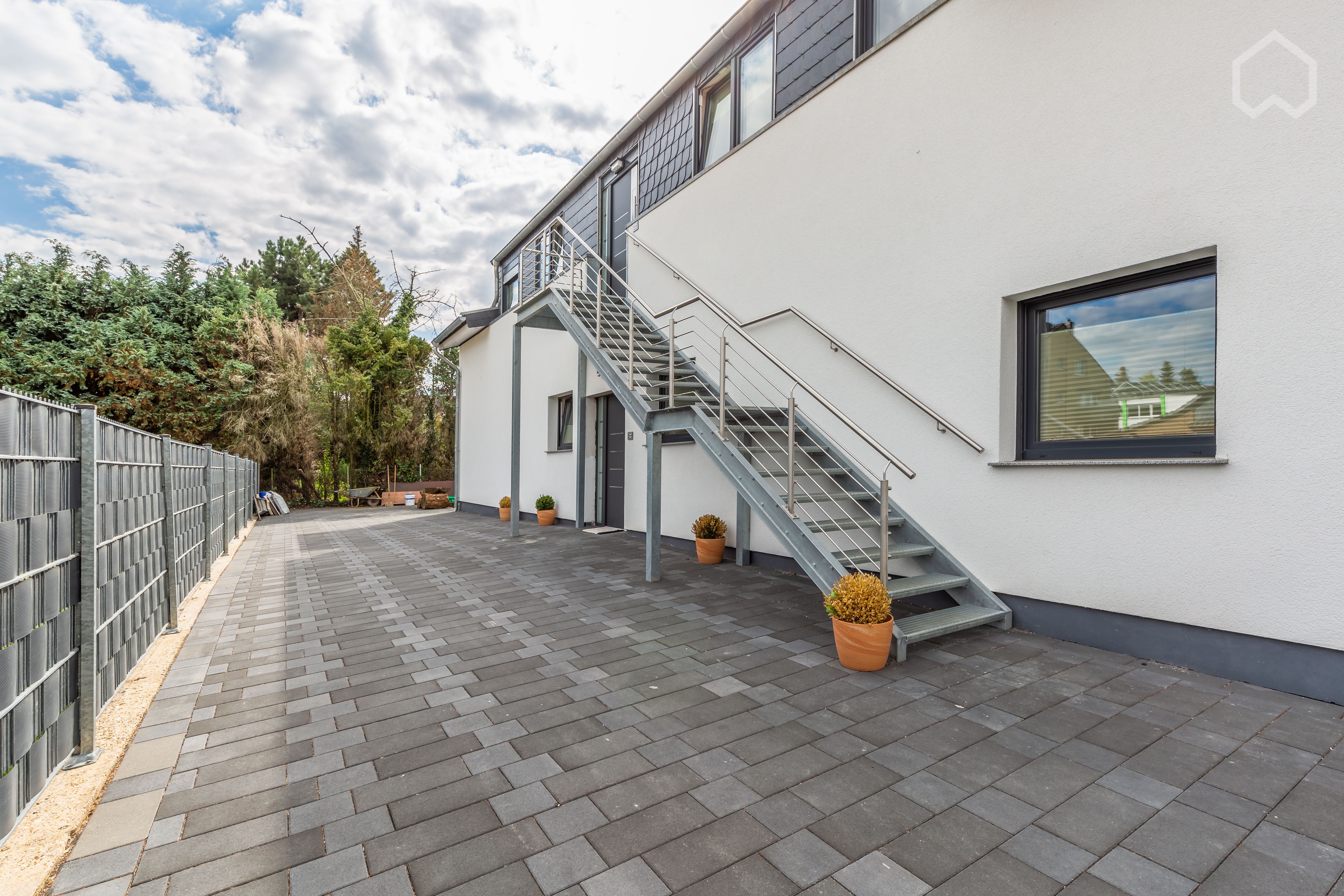 Bright, Modern Apartment With Daylight Bathroom And Balcony In Aachen - 3