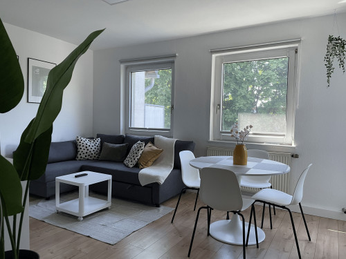 Bright 2BR Flat Near Cologne | Registration | Long-Term Ready