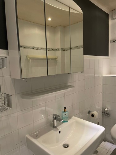 Bright 2BR Flat Near Cologne | Registration | Long-Term Ready
