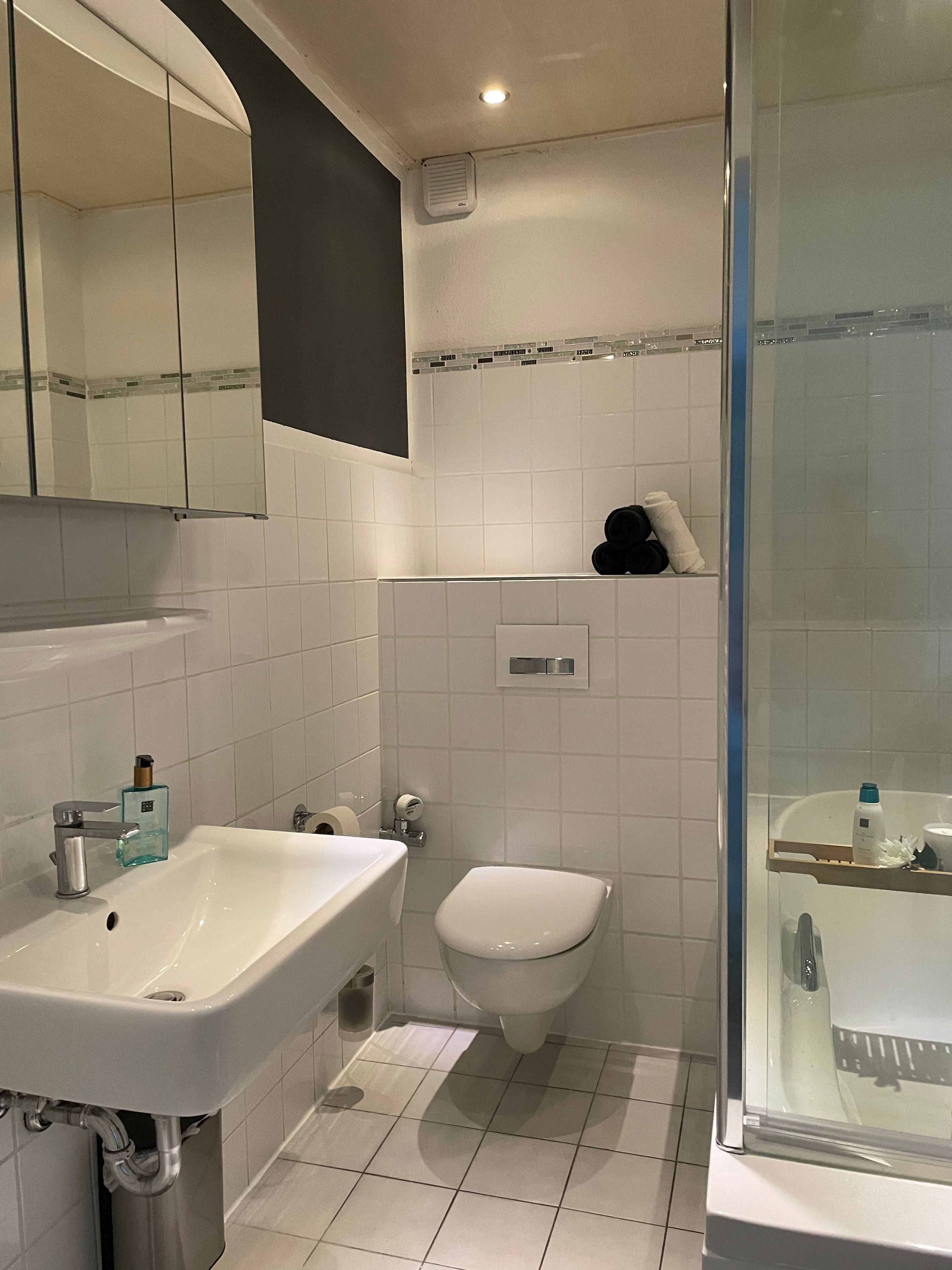 Bright 2BR Flat Near Cologne | Registration | Long-Term Ready - 10