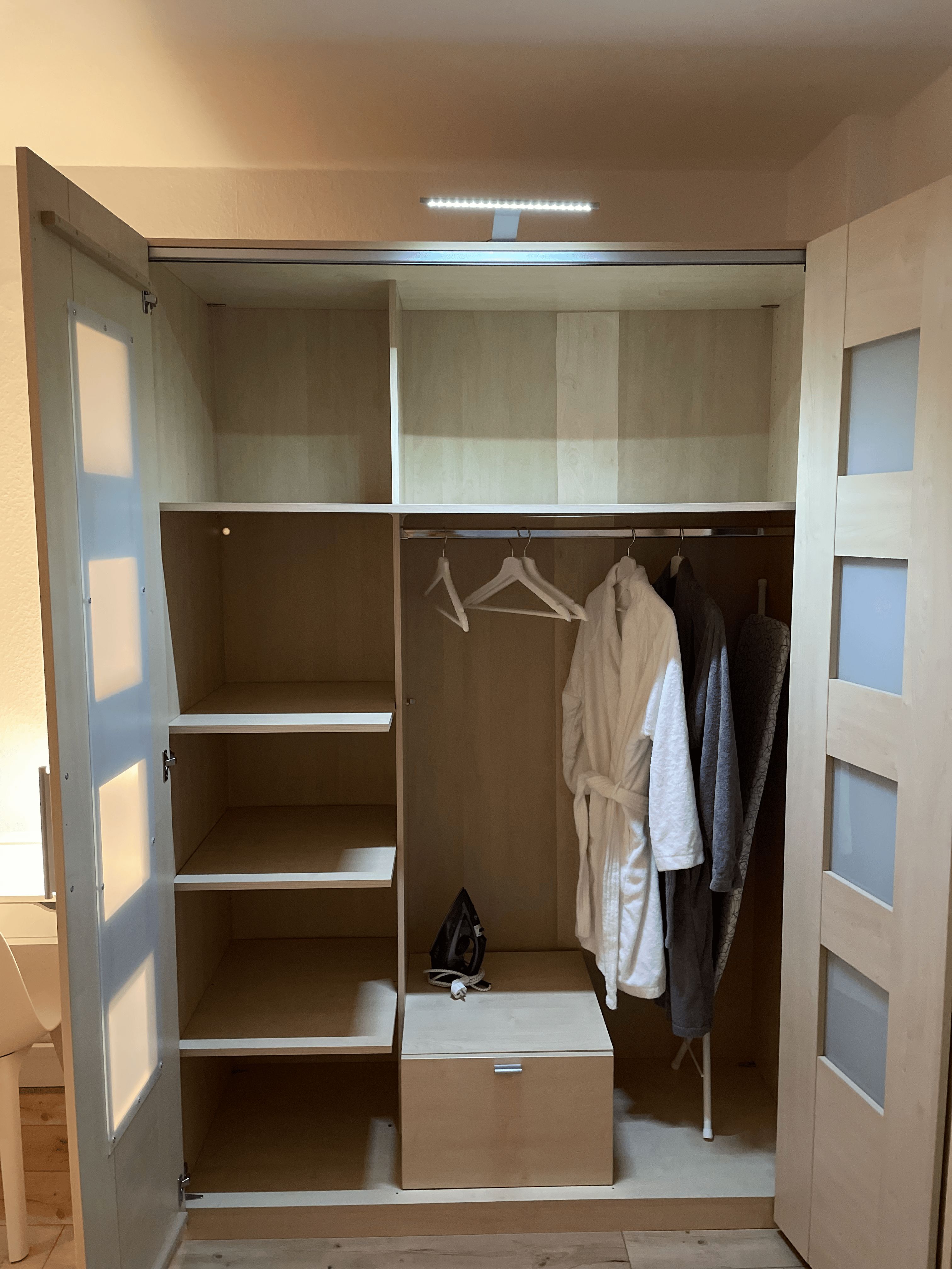 Bright 2BR Flat Near Cologne | Registration | Long-Term Ready - 29