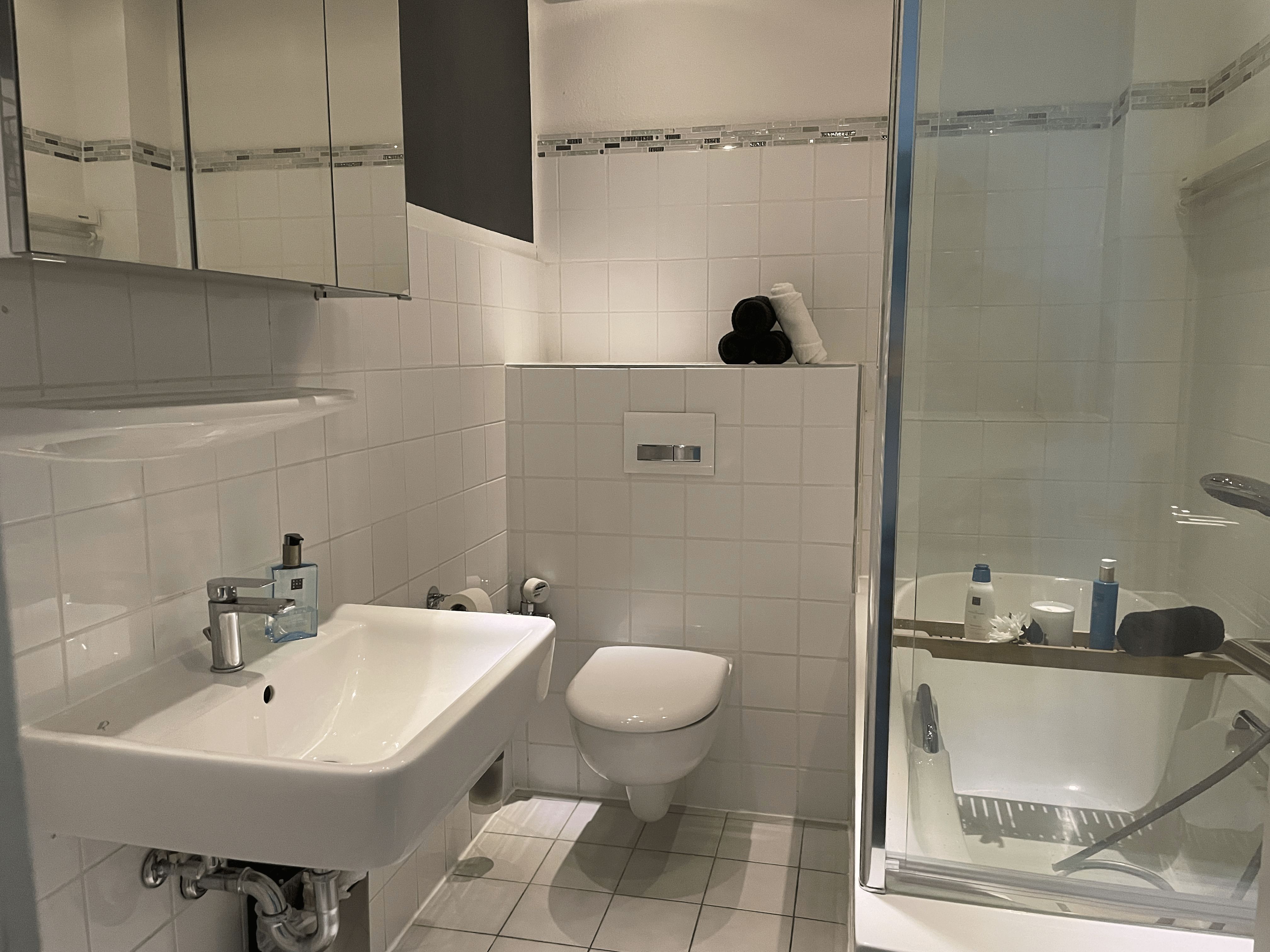 Bright 2BR Flat Near Cologne | Registration | Long-Term Ready - 11