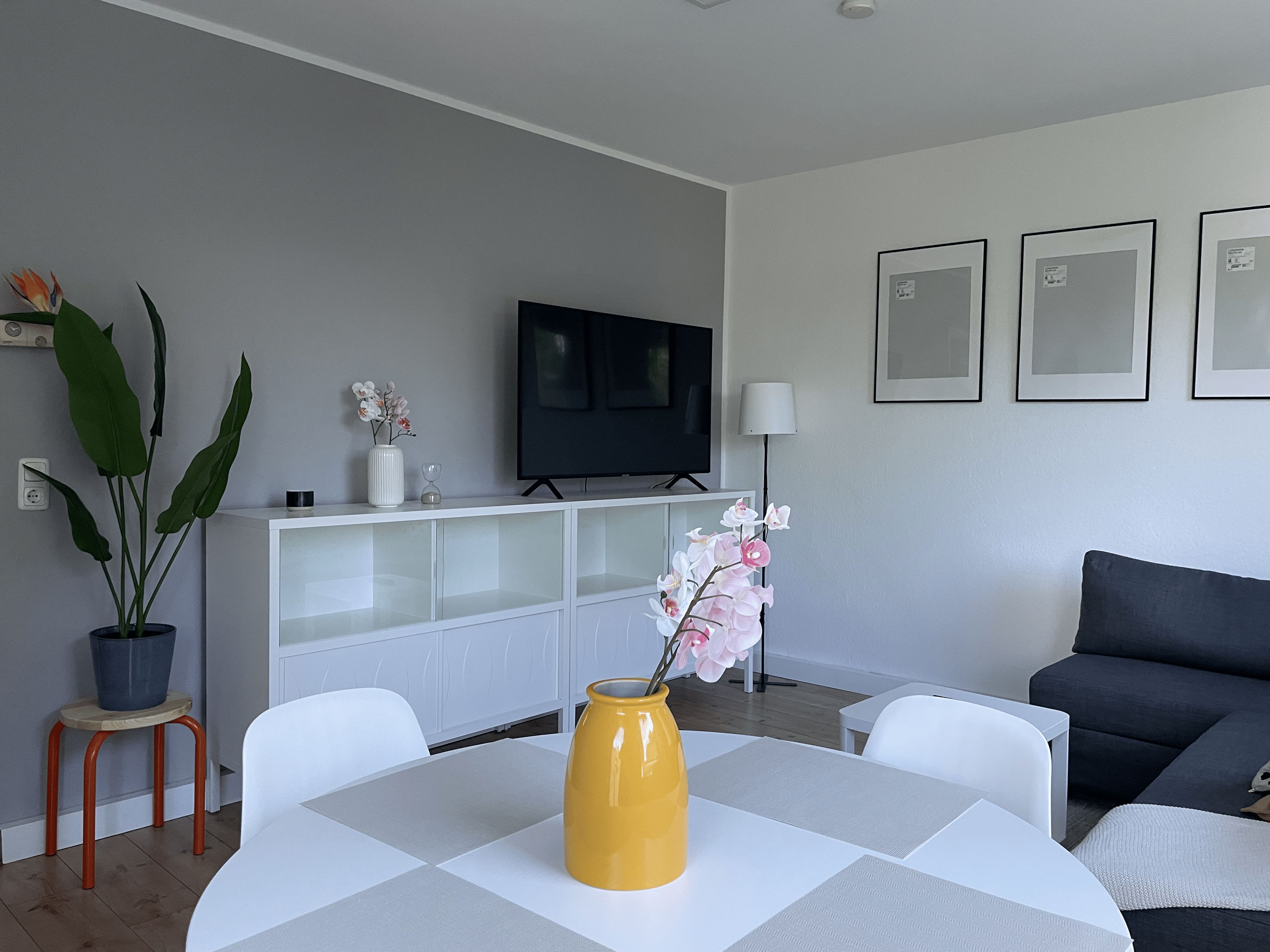 Bright 2BR Flat Near Cologne | Registration | Long-Term Ready - 17