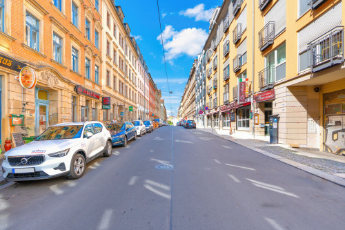 ...in the middle of the Neustadt incl. underground parking