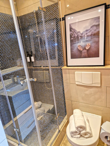 Fast connection to Bad Vilbel, Frankfurt, the trade fair, and the airport.