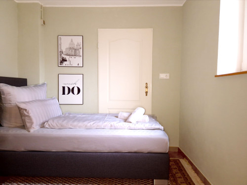 Fast connection to Bad Vilbel, Frankfurt, the trade fair, and the airport.