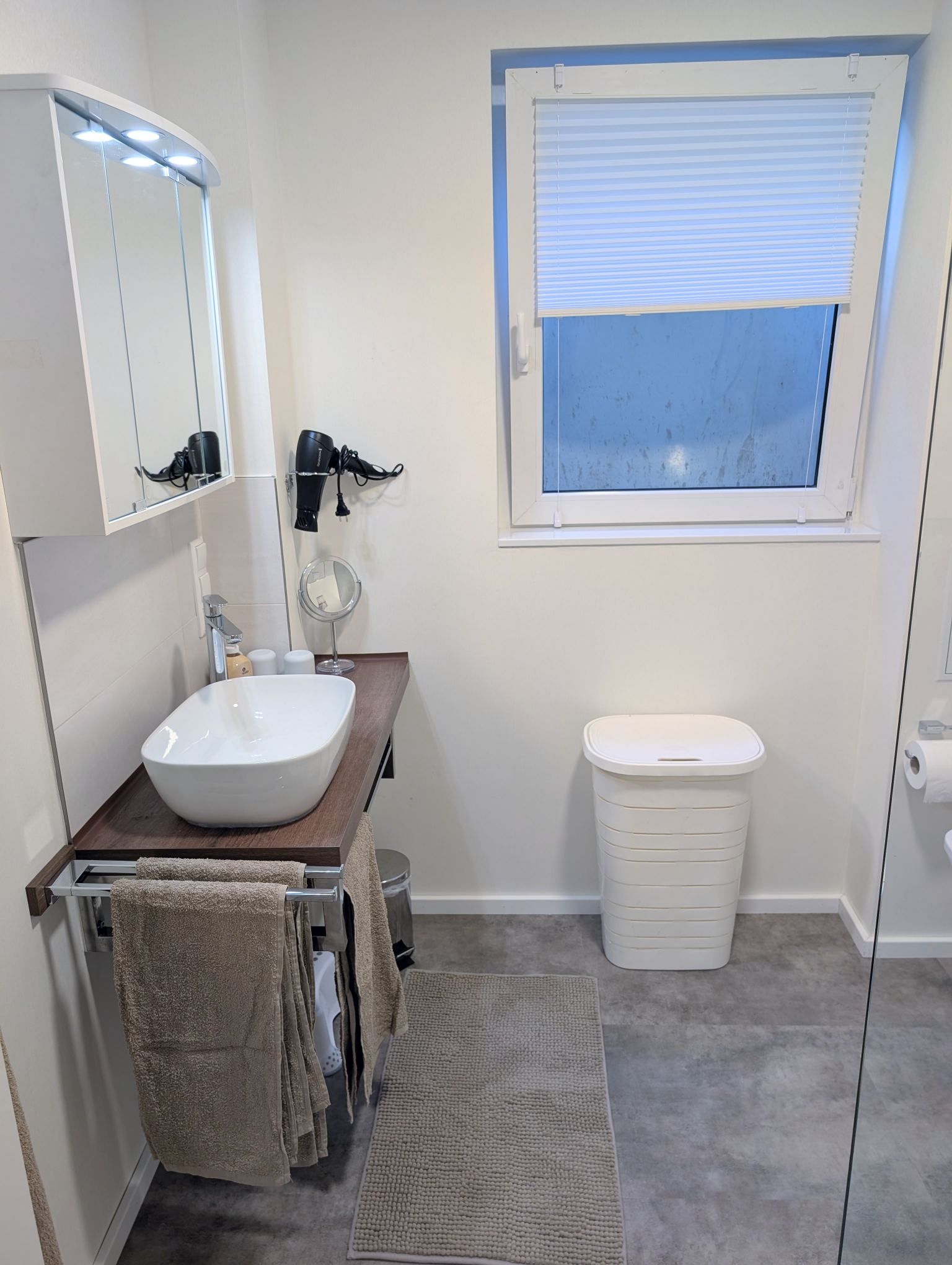 Modern Completely Renovated Apartment, Quiet With Best Connection To Cologne And Bonn - 16