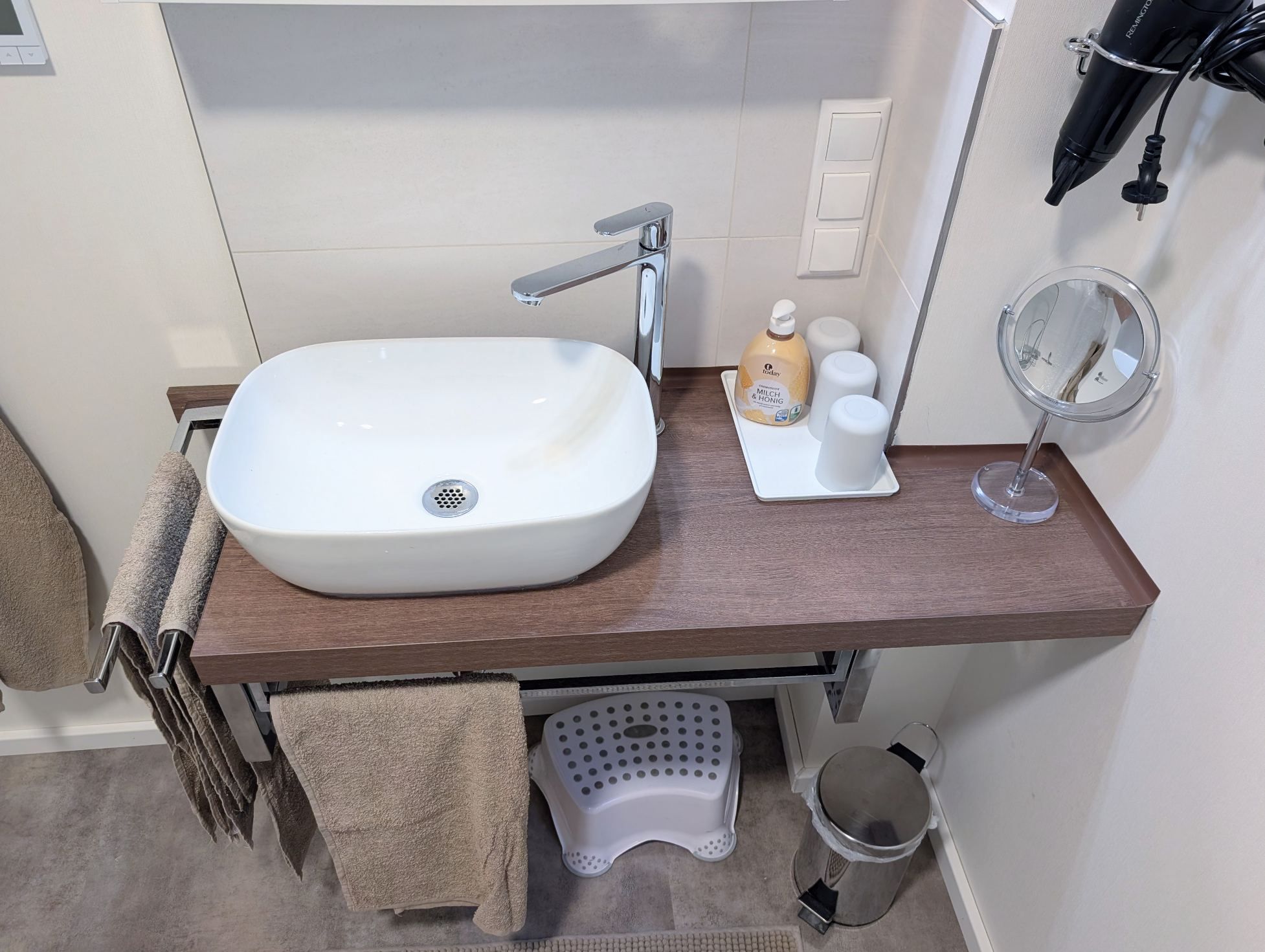 Modern Completely Renovated Apartment, Quiet With Best Connection To Cologne And Bonn - 15